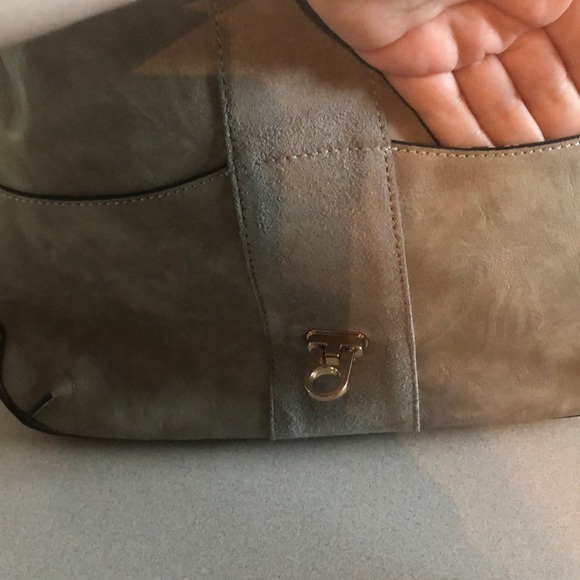 🎗NWOT Gray suede large shoulder or crossbody bag - Picture 3 of 5